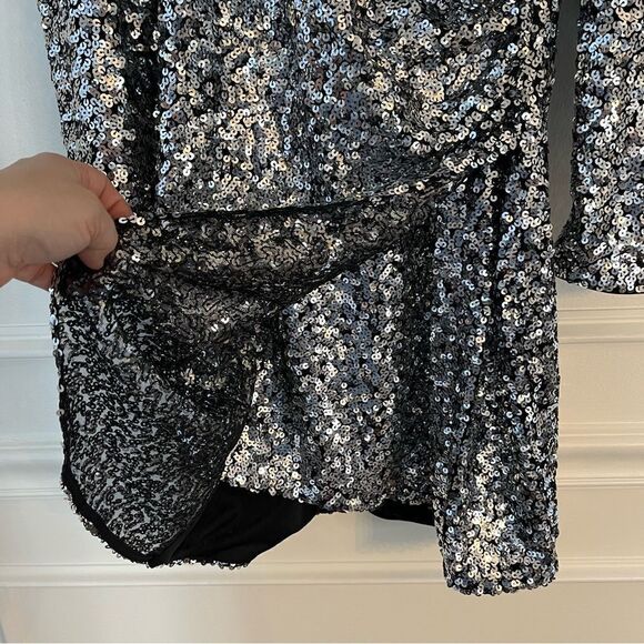 Bardot Sequin Long Sleeve Mini Dress Wrap Front Silver Size 6 NWT - Picture 4 of 9